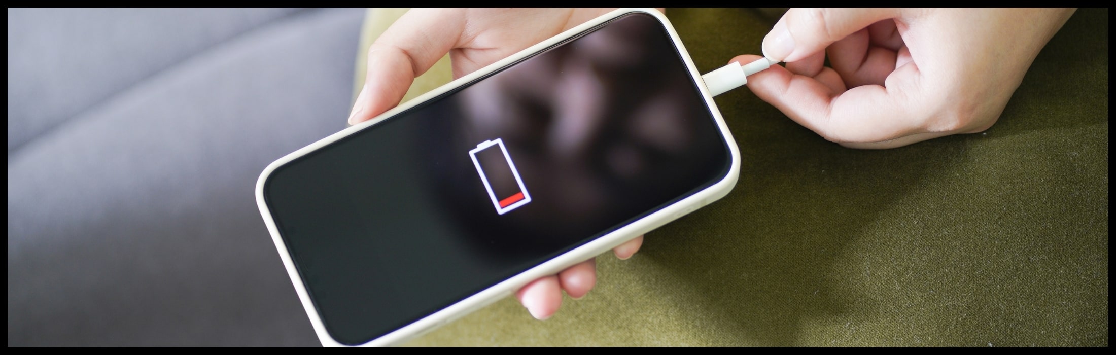 elektronika-ladowarki-usb-c-do-iphone-lighting-bateria-w-ladowaniu